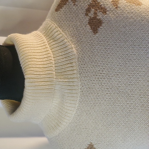 Winter Sweater - Picture 3 of 6